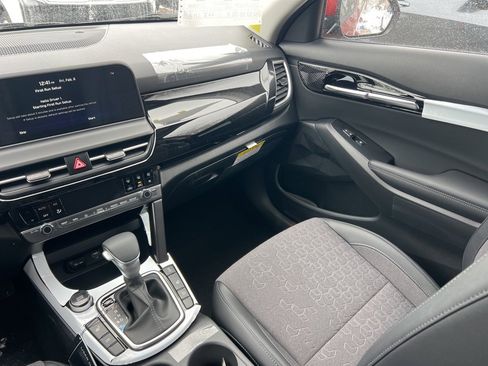 New 2026 Kia Seltos S image 12