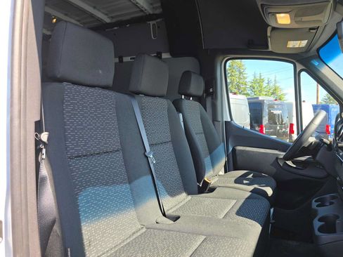 Used 2026 Mercedes-Benz Sprinter 2500 image 13