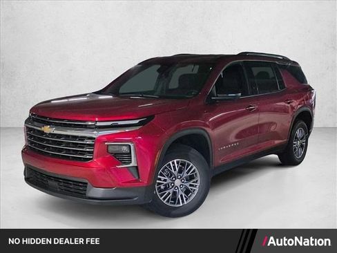 Used 2024 Chevrolet Traverse LT FWD image 1