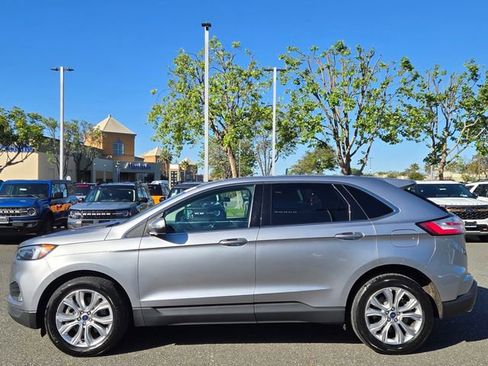 Certified 2022 Ford Edge Titanium AWD/4WD image 4