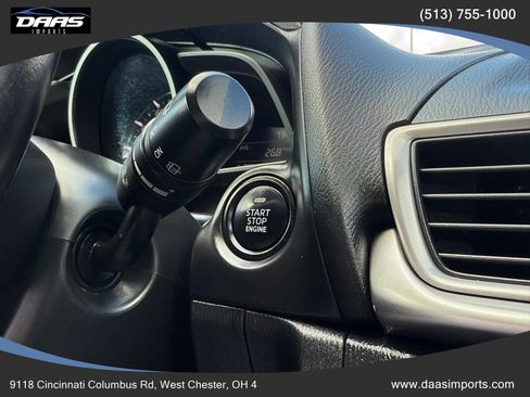Used 2018 MAZDA MAZDA3 Touring FWD image 39