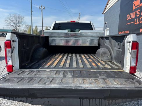 Used 2018 Ford F250 XL w/ Power Equipment Group image 5