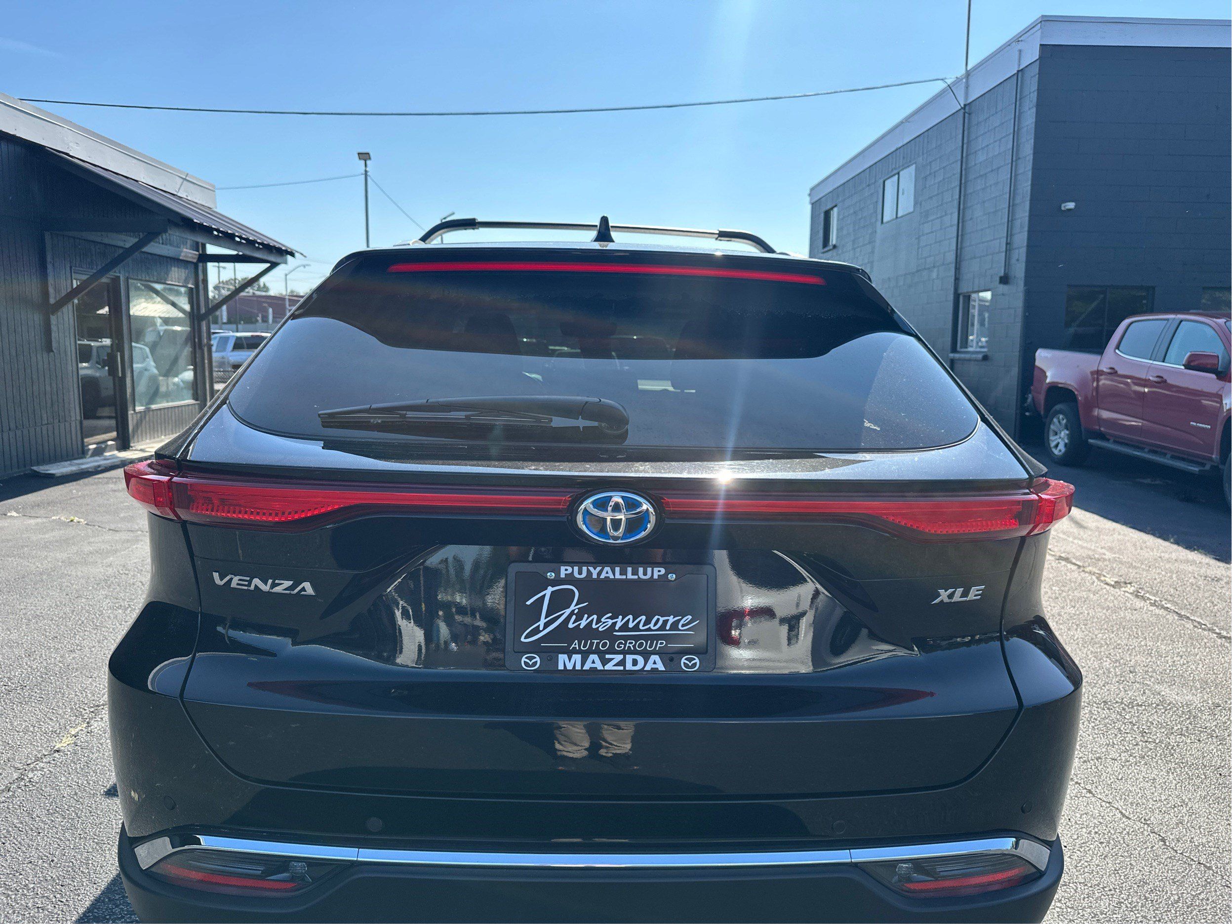 Used 2023 Toyota Venza XLE AWD/4WD image 25