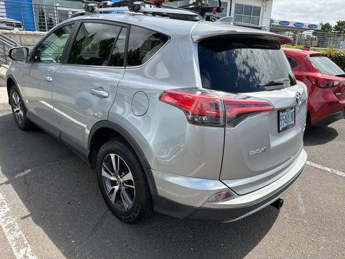 Used 2017 Toyota RAV4 XLE w/ Plus Special Value Package AWD/4WD image 6