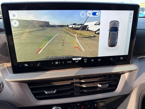 Used 2025 Ford Explorer Active RWD image 25