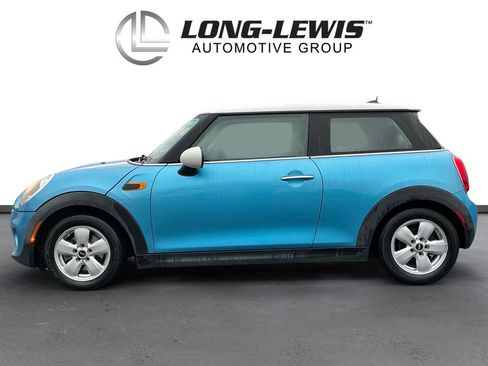Used 2017 MINI Cooper 2-Door Hardtop image 2