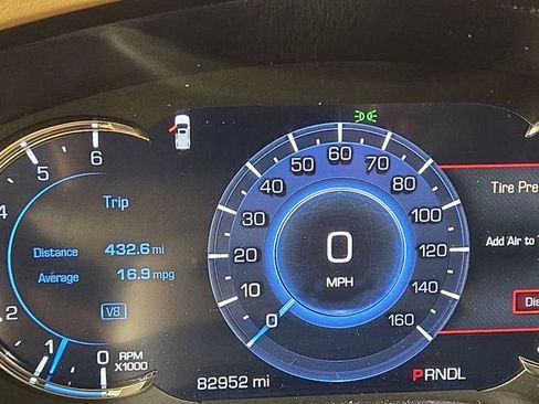 Used 2018 Cadillac Escalade Platinum AWD/4WD image 17
