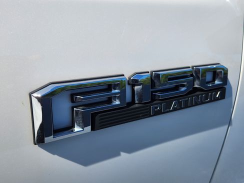 Used 2018 Ford F150 Platinum w/ Equipment Group 701A Luxury AWD/4WD image 9