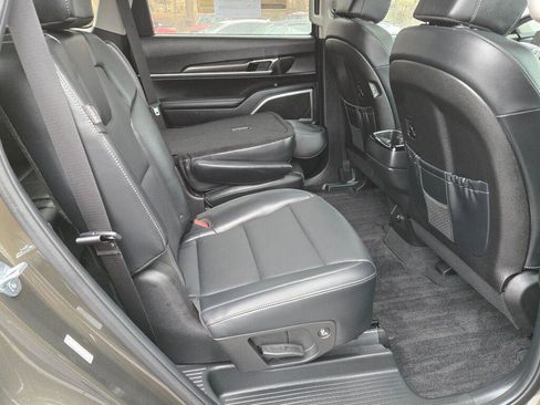Used 2024 Kia Telluride S w/ S Sunroof Package image 8