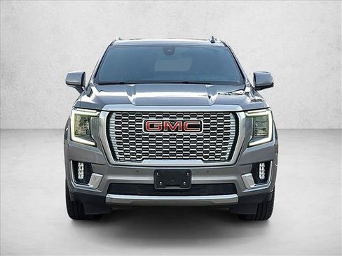 Used 2022 GMC Yukon Denali RWD image 2
