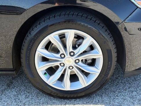 Used 2022 Chevrolet Malibu LT w/ Leather Package FWD image 7