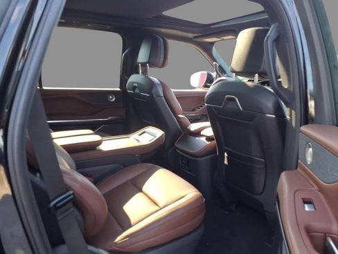 New 2026 Lincoln Navigator Reserve AWD/4WD image 11
