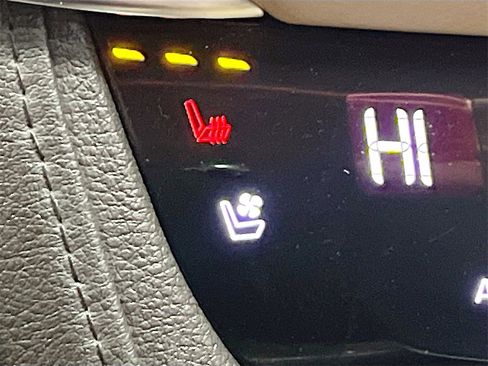 Used 2017 Cadillac XT5 Platinum image 21