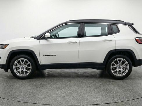 Used 2025 Jeep Compass Limited image 5
