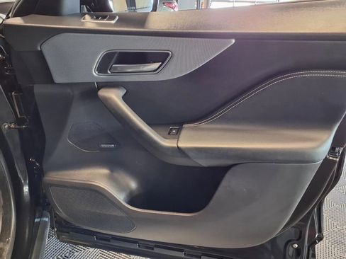 Used 2017 Jaguar F-PACE S image 13