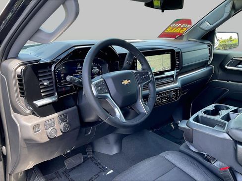 Used 2023 Chevrolet Silverado 1500 LT AWD/4WD image 14