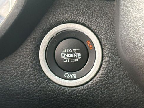 Used 2024 RAM 1500 Big Horn AWD/4WD image 17