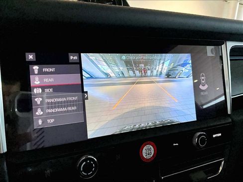 Used 2025 Porsche Macan image 28