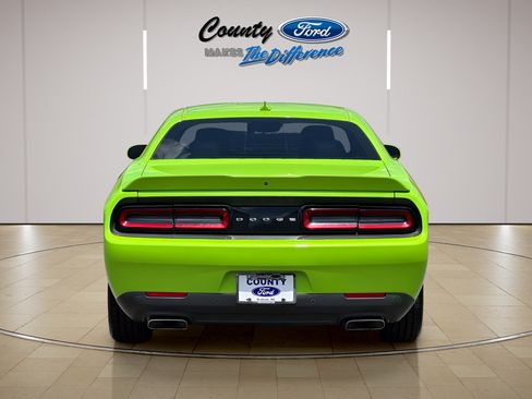 Used 2015 Dodge Challenger R/T Plus RWD image 4