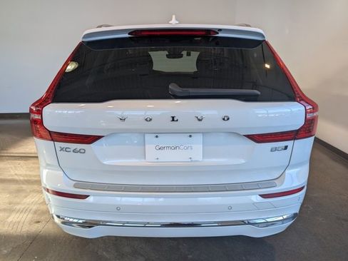 Used 2023 Volvo XC60 B5 Plus image 4