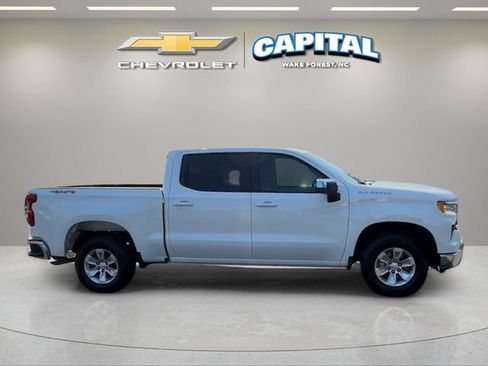 Used 2025 Chevrolet Silverado 1500 LT AWD/4WD image 7