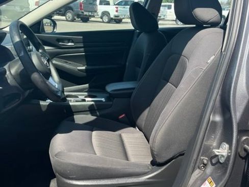 Used 2025 Nissan Altima 2.5 SV FWD image 26