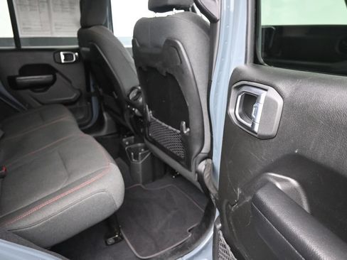 Used 2024 Jeep Wrangler Unlimited Rubicon AWD/4WD image 12