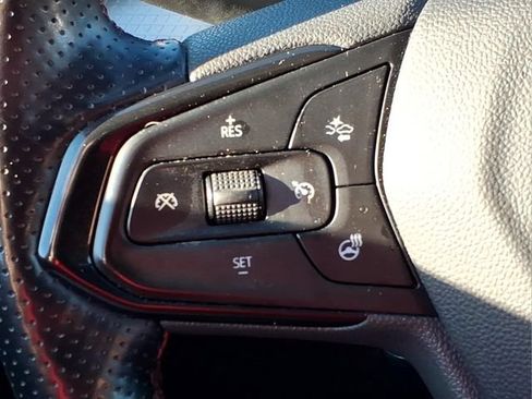 Used 2024 Chevrolet Trax RS FWD image 26