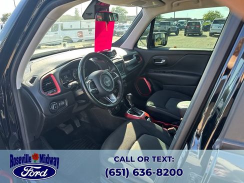 Used 2018 Jeep Renegade Trailhawk w/ Cold Weather Group II AWD/4WD image 24
