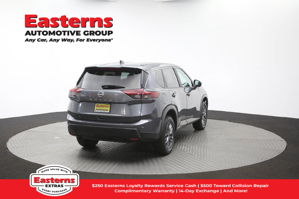 Used 2024 Nissan Rogue S AWD/4WD image 38