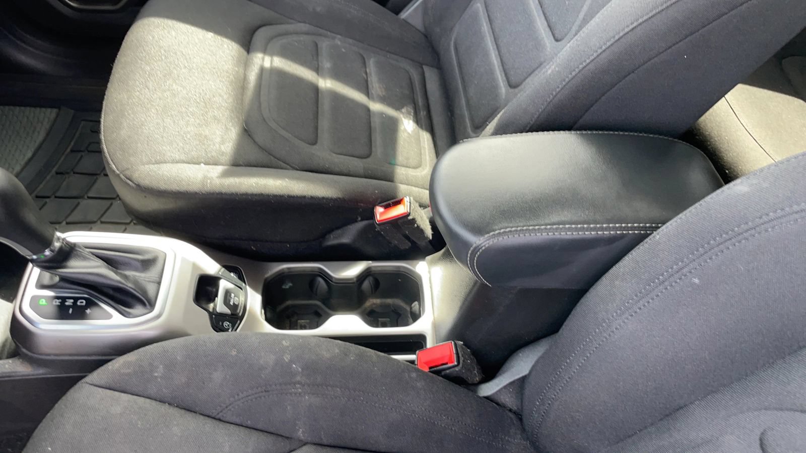 Used 2022 Jeep Renegade Latitude AWD/4WD image 21