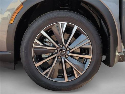 Used 2026 INFINITI QX60 Luxe w/ Family Package FWD image 10