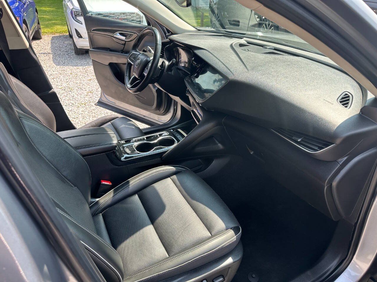 Used 2021 Buick Envision Essence w/ Sport Touring Package AWD/4WD image 16