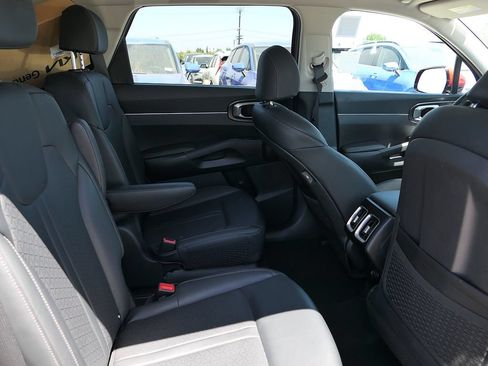 Used 2023 Kia Sorento EX FWD image 23