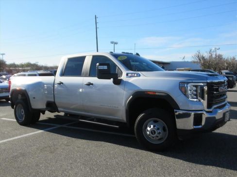 Used 2023 GMC Sierra 3500 Pro w/ Convenience Package image 2