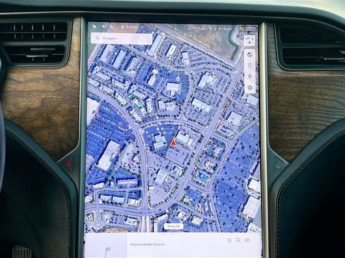 Used 2020 Tesla Model S Long Range Plus image 12