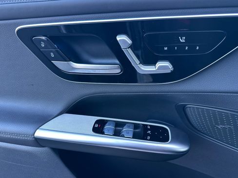 Used 2025 Mercedes-Benz GLC 300 GLC 300 image 11