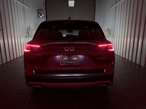 Certified 2023 INFINITI QX50 Luxe FWD image 9