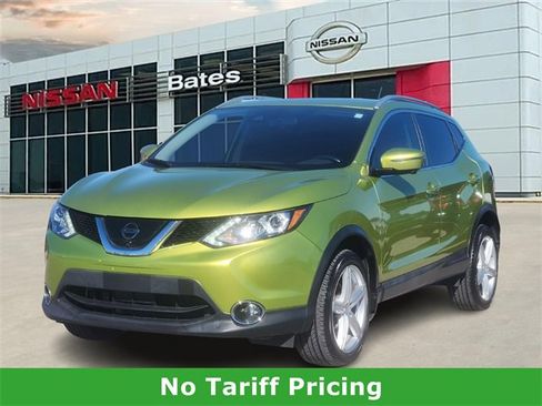Used 2017 Nissan Rogue Sport SL w/ SL Premium Package image 2