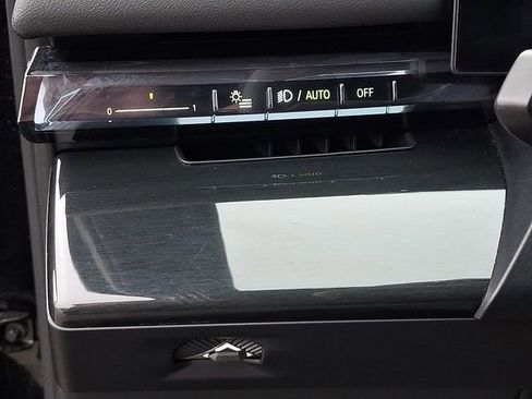 Used 2025 BMW i5 eDrive40i image 34