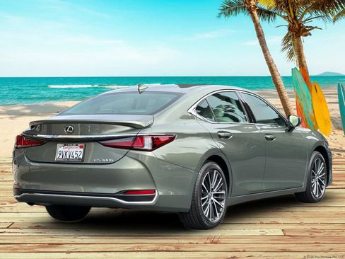 Used 2025 Lexus ES 300h w/ Premium Package image 6