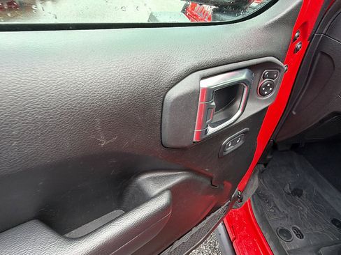 Used 2025 Jeep Wrangler Unlimited Sport S 4xe AWD/4WD image 15
