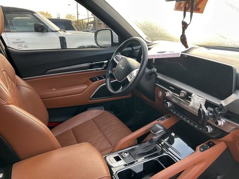 Used 2023 Kia Telluride EX X-Line image 9