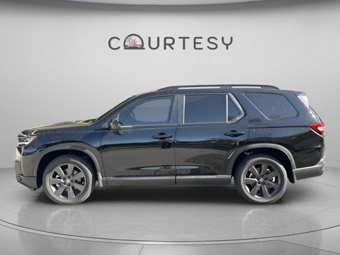 New 2026 Honda Pilot Sport image 4