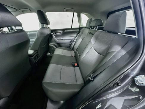 Used 2025 Toyota RAV4 XLE FWD image 29