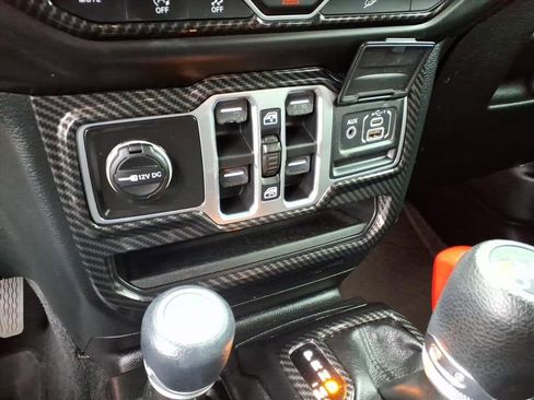 Used 2018 Jeep Wrangler Unlimited Sport S image 28