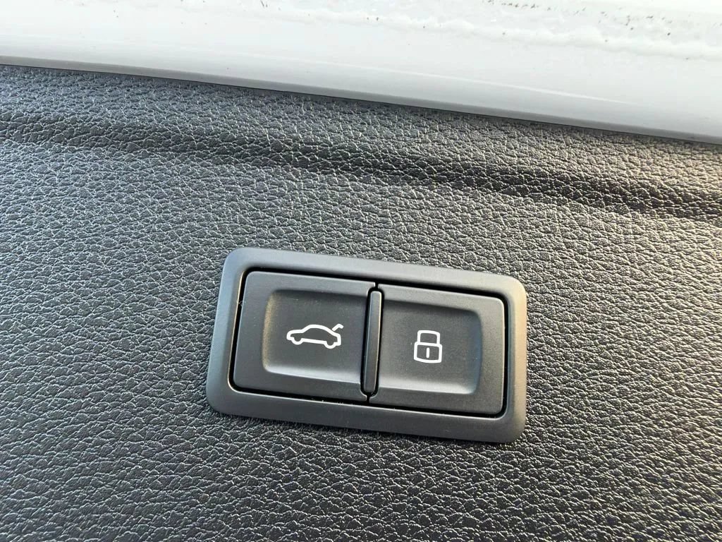 Used 2018 Audi SQ5 Prestige w/ Prestige Package AWD/4WD image 16