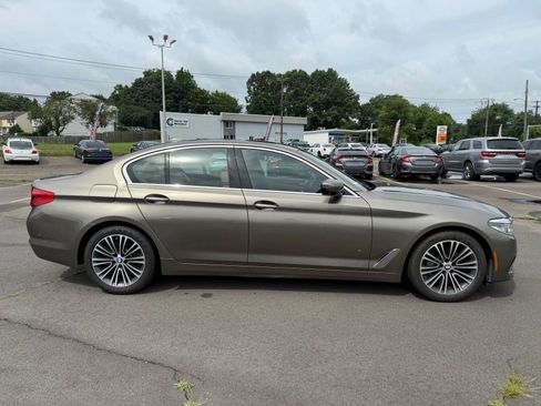 Used 2017 BMW 540i xDrive w/ Premium Package image 3