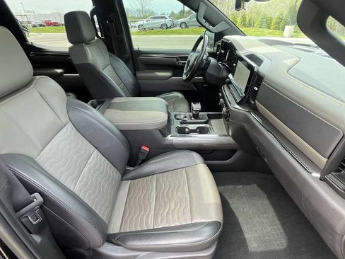 Used 2023 Chevrolet Silverado 1500 ZR2 w/ Technology Package AWD/4WD image 11