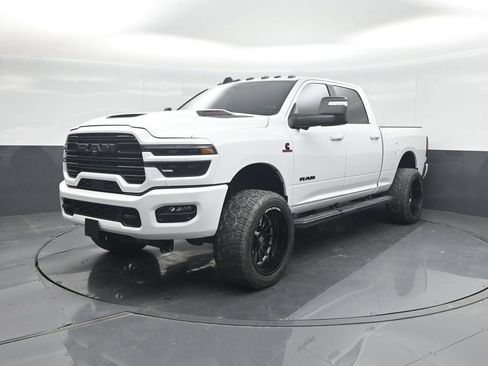 Used 2025 RAM 2500 Laramie AWD/4WD image 1